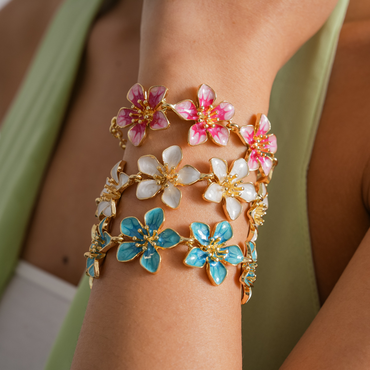 Metal Drip-oil Flower Mosaic Bracelet For Women photo 8