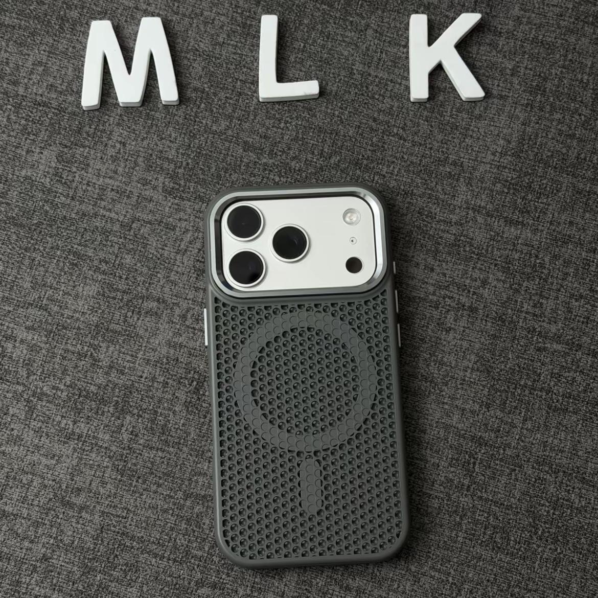 Skin-feel Honeycomb Vented Phone Case photo 4