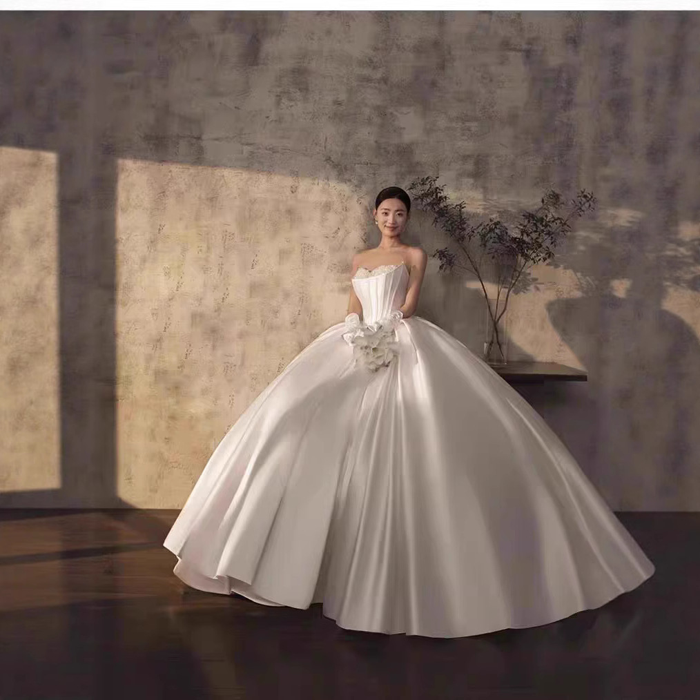 Elegant Temperament High Waisted Women's Satin Main Wedding Dress photo 1