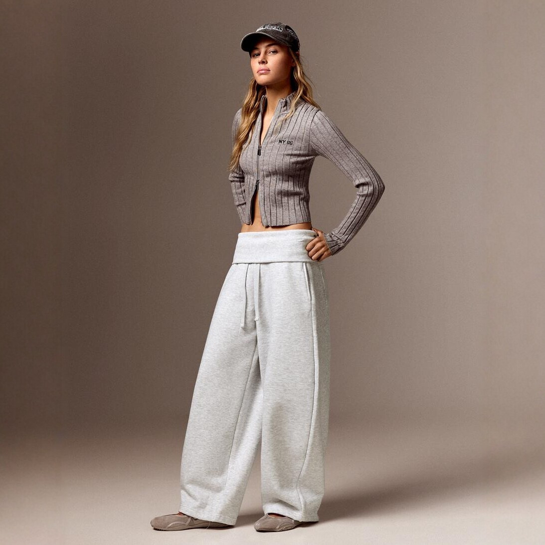 Women's Drawstring Elastic Sports Casual Pants photo 1