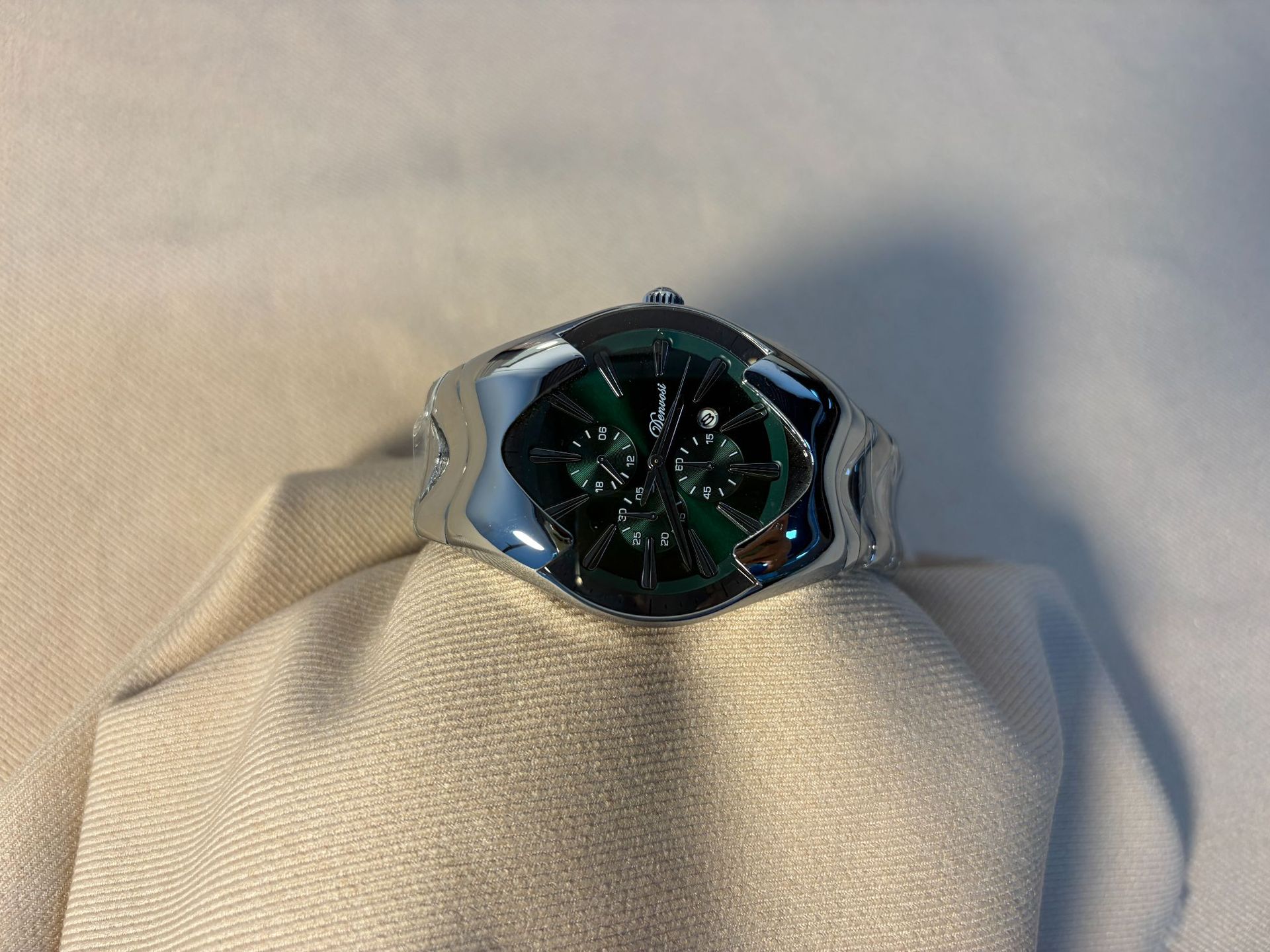 Factory-customized Wholesale Y2K-style Avant-garde Watches photo 5