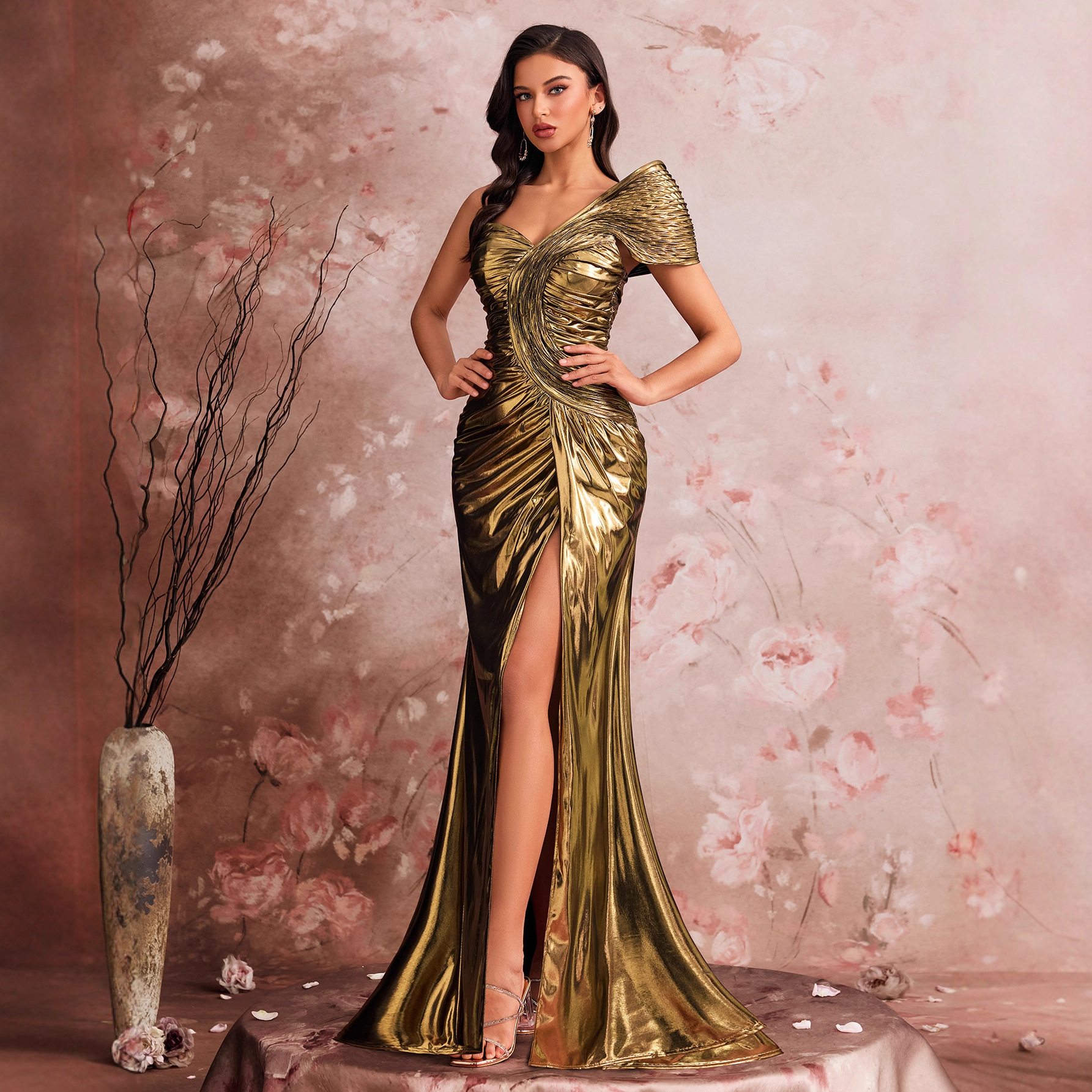Design-conscious Fish-scale Structured Elegant Evening Gown photo 7