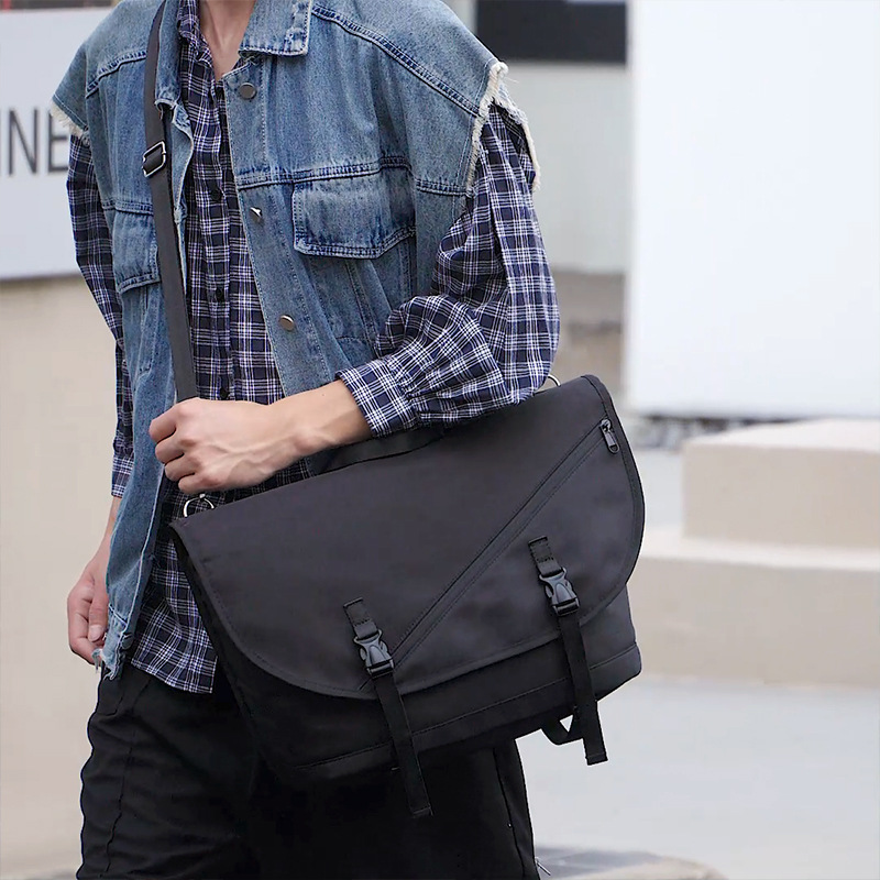 Large-capacity Trendy Casual Shoulder Bag, Portable photo 1