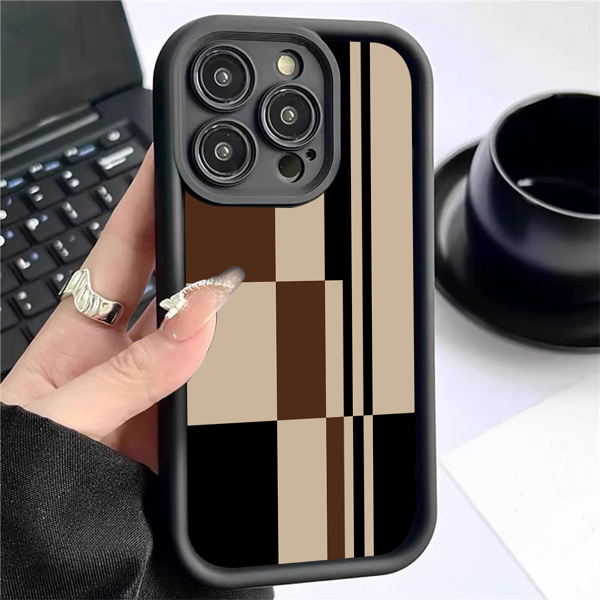 Black Corundum Stepped-eye Phone Case photo 1
