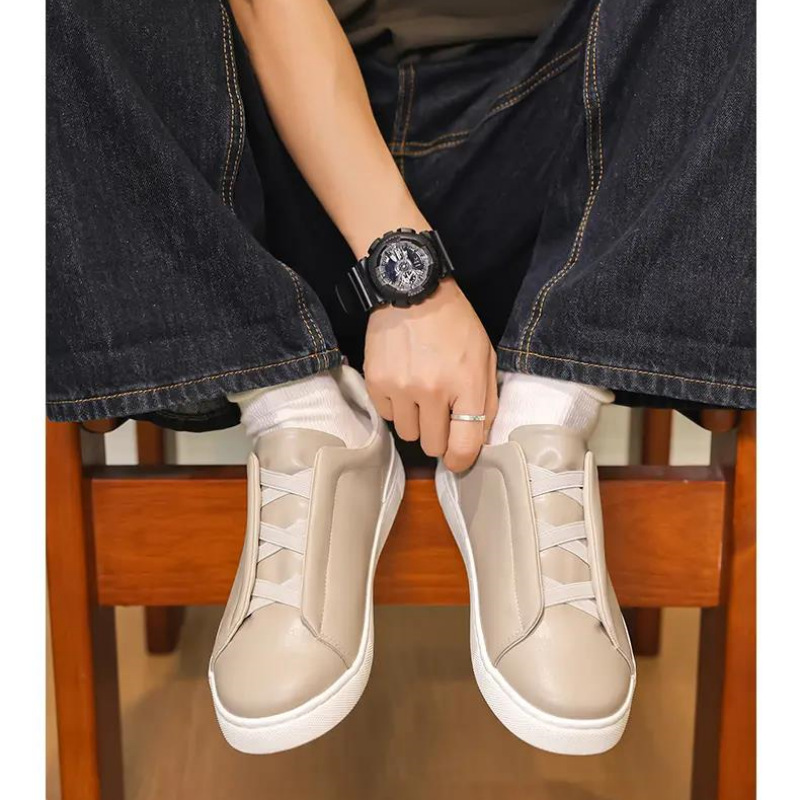 New Men's Casual Slip-on Sneakers photo 2