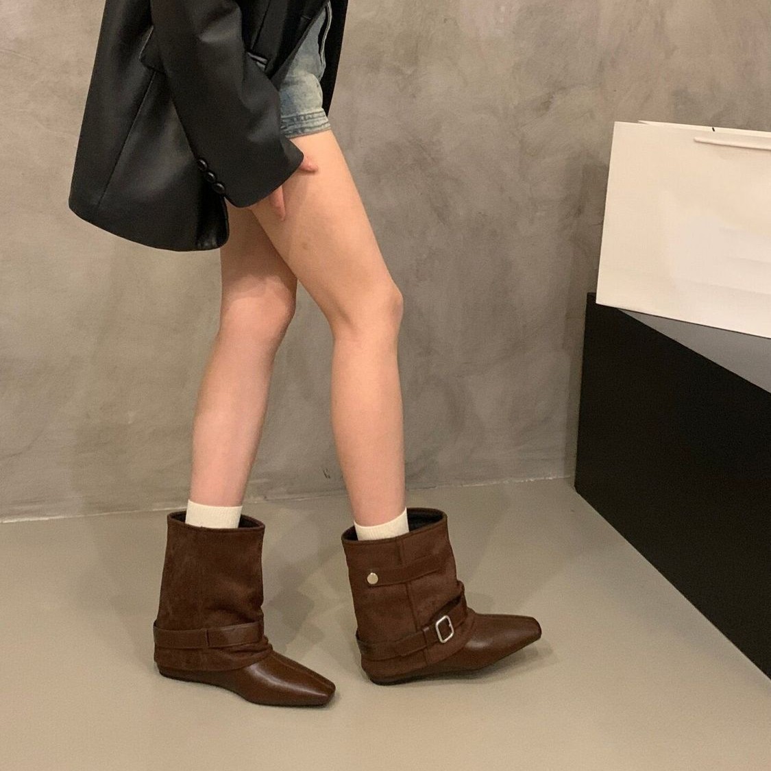 Retro-style Women's Brown Ankle Boots photo 6