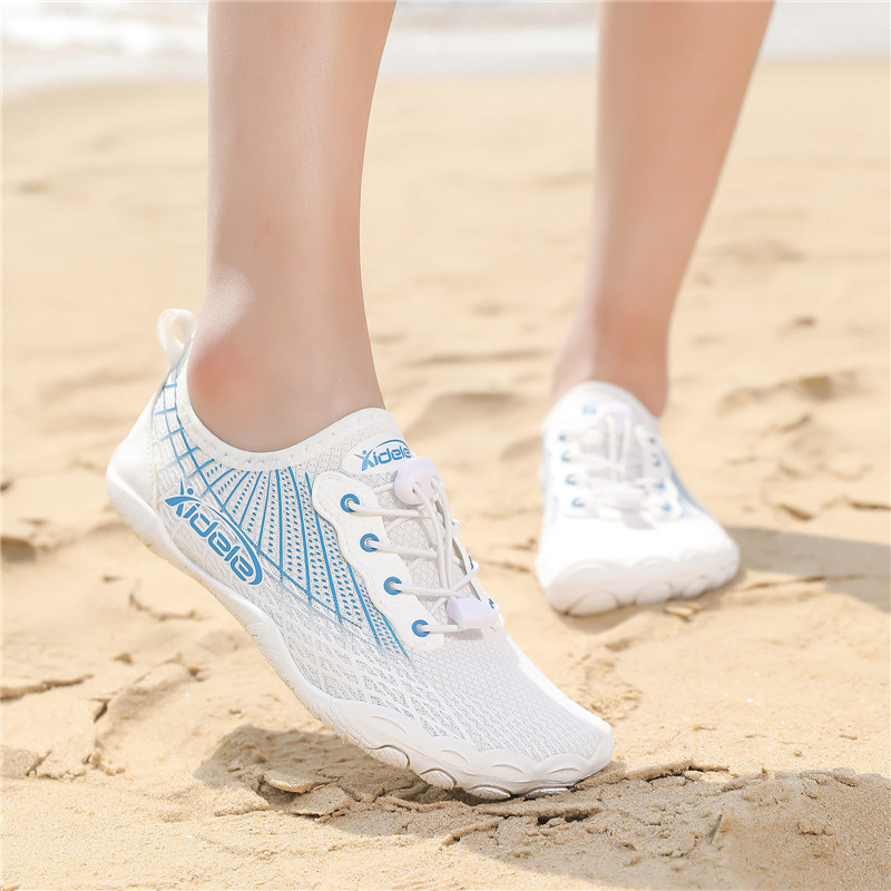 Outdoor Hiking Wading Shoes Men And Women Quick-drying photo 1