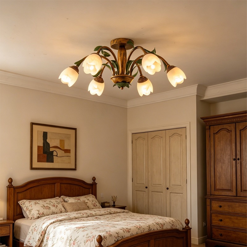 American-style Vintage Chandelier For The Bedroom photo 8