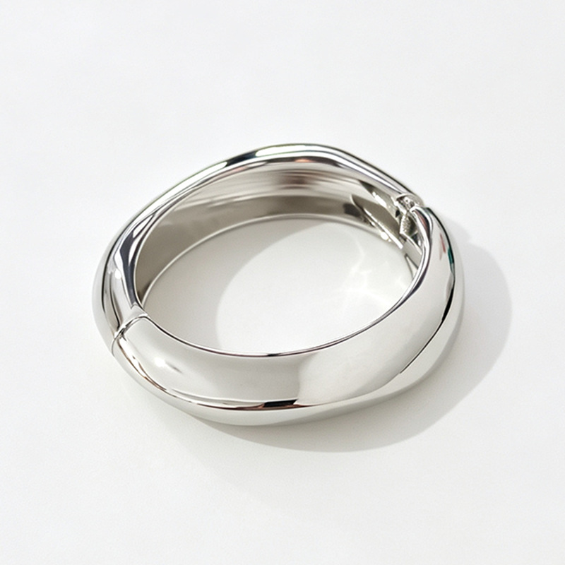 Womens Wide-brimmed Bracelet With Irregular Mirror-like Openings photo 3