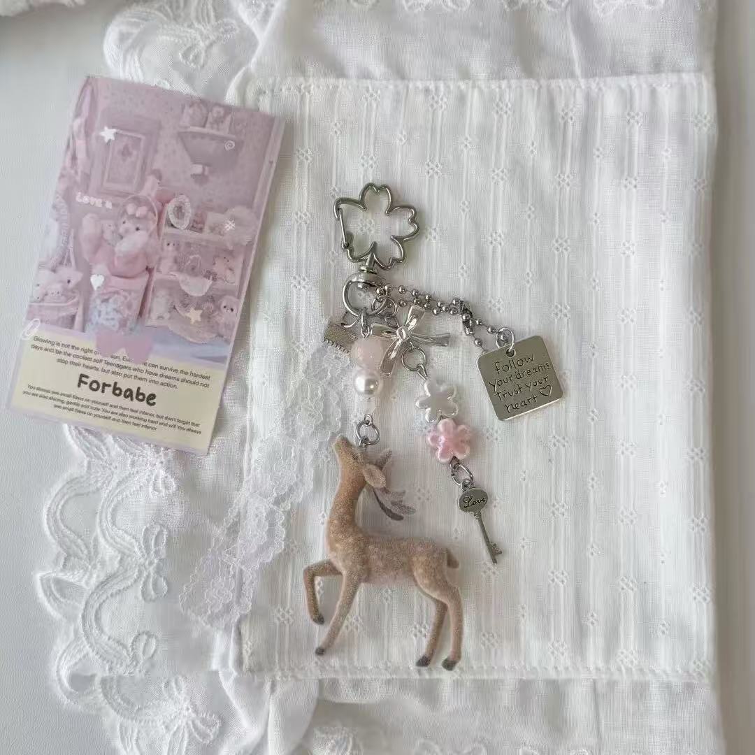 Lace-flocked Fawn Personalized Niche Beaded Keychain photo 4