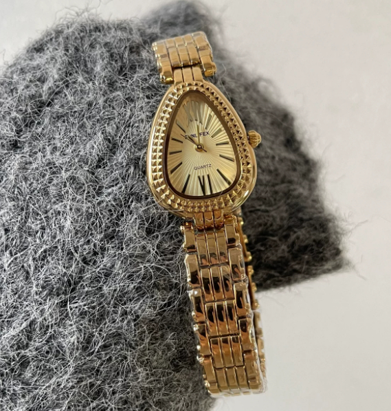Vintage-style Elegant Chain Watch With A Fashionable And Niche Design photo 4