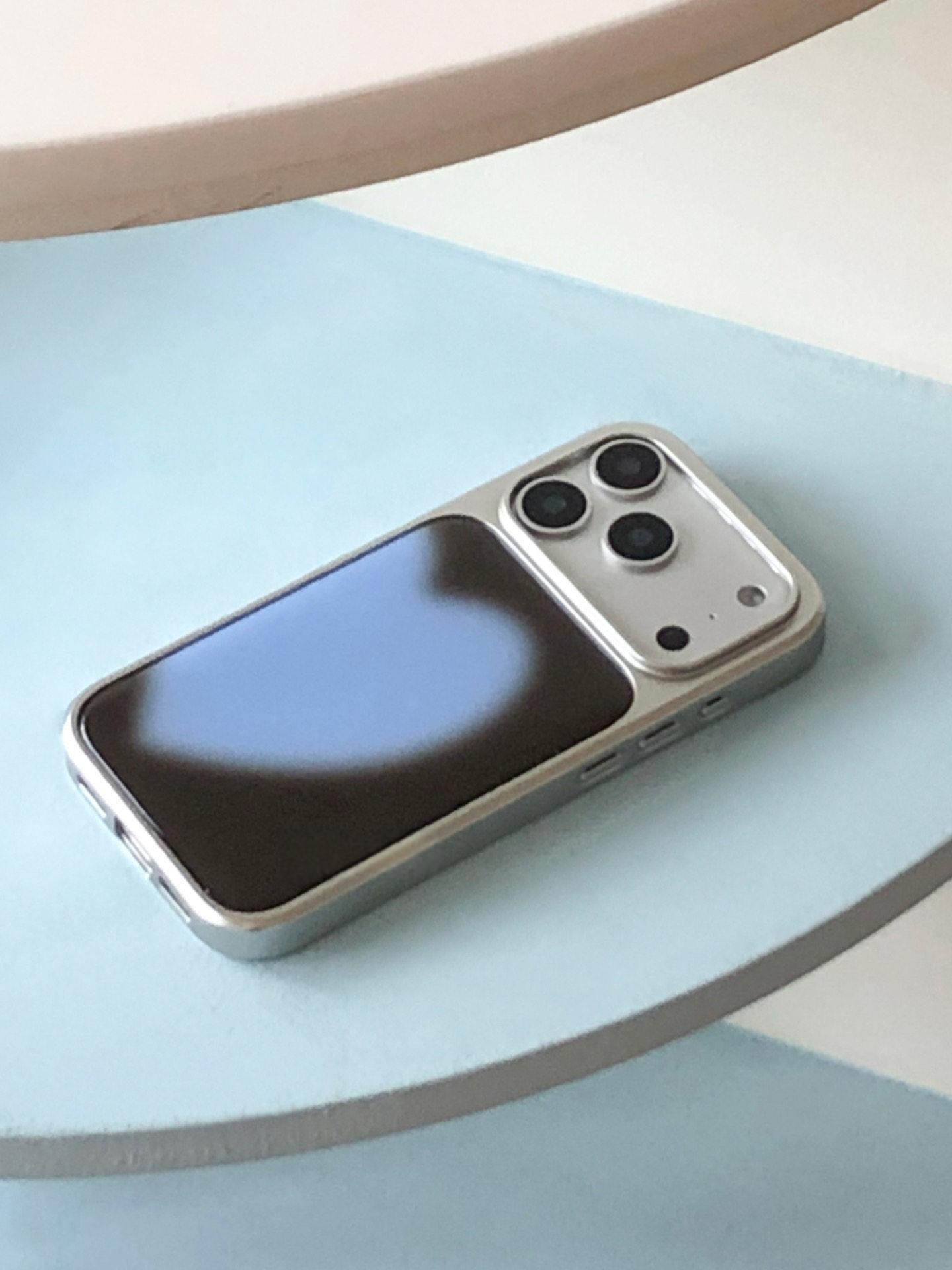 A Couples Phone Case That Youll Love At First Sight photo 2