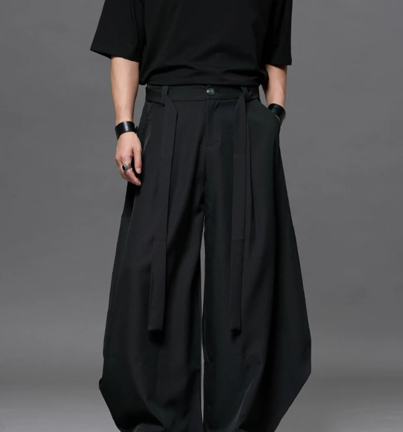 Silhouette Wide-Leg Trousers With Curved Blade Design photo 5