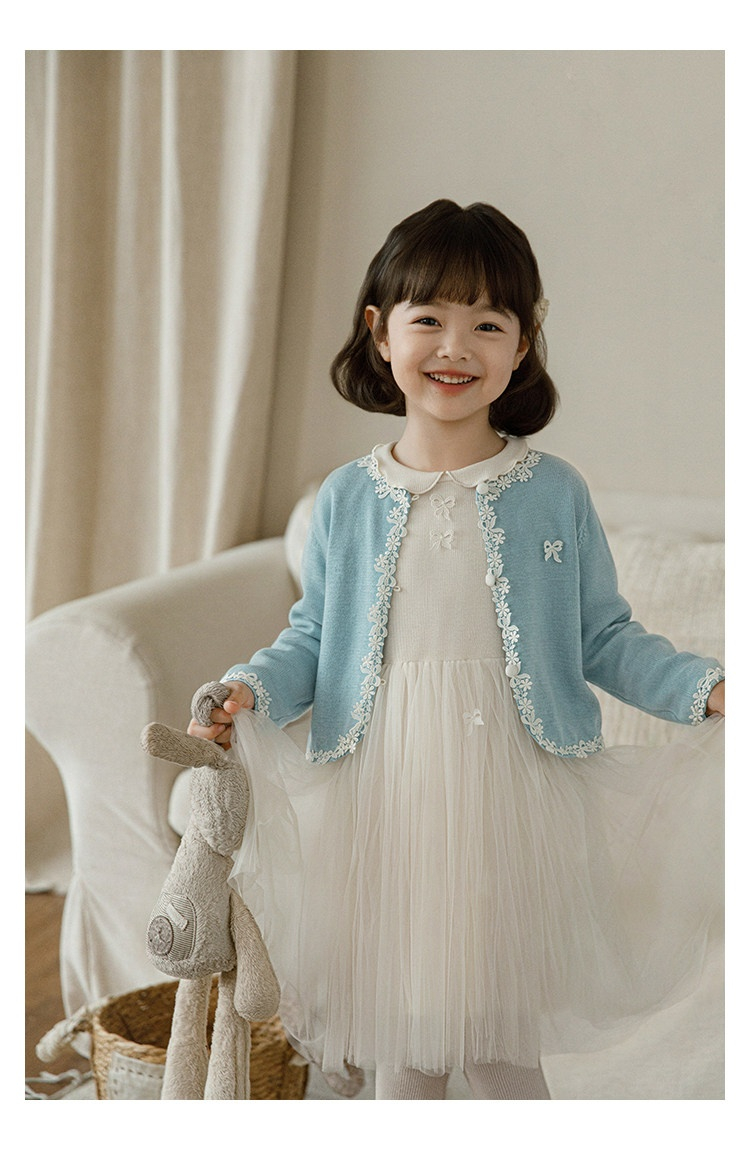 Sweet Girl Bow-Knot Embroidered Sweater photo 2