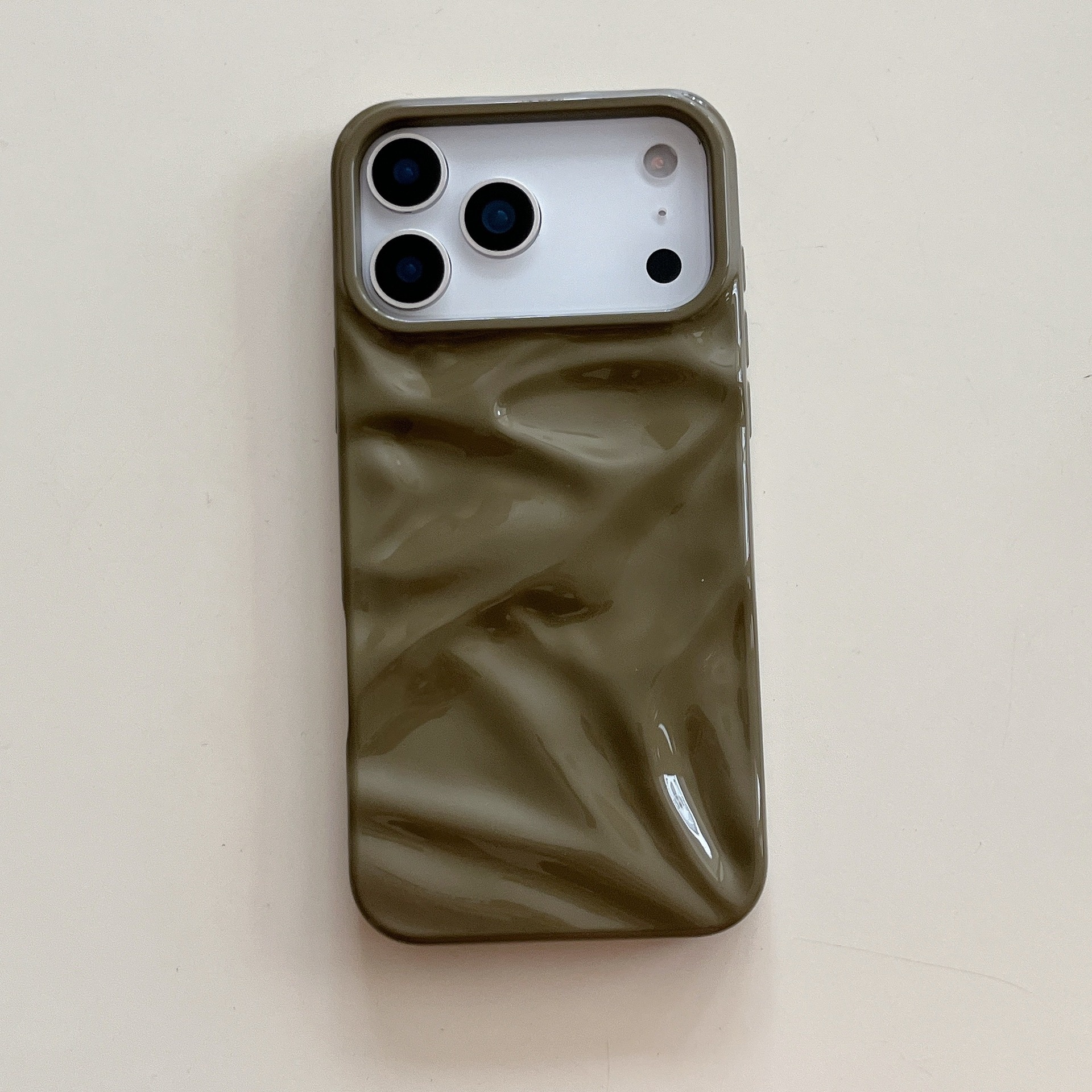 Three-dimensional Pleated Pattern Autumn And Winter Color Phone Case photo 8