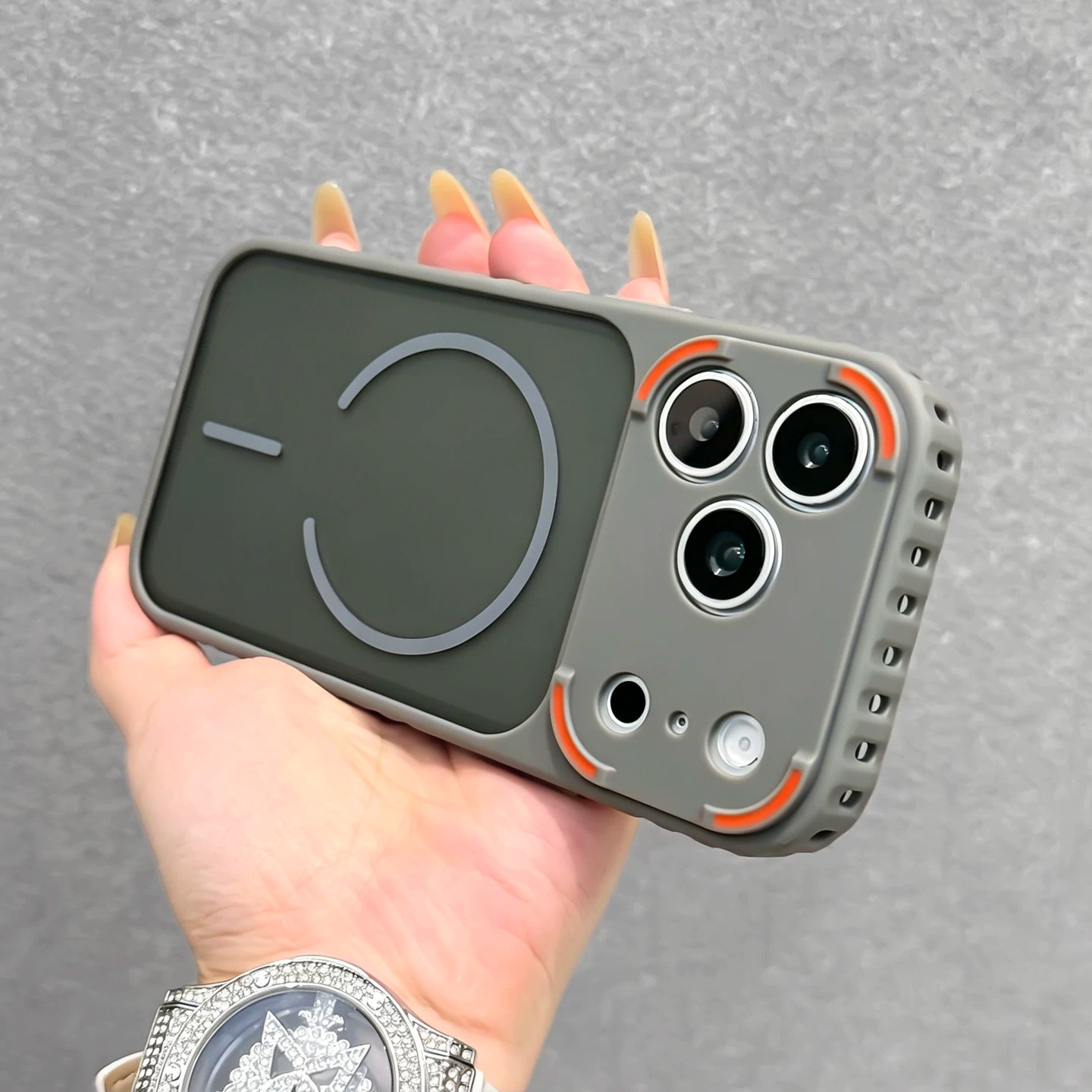 17 Pro Max Armor Cooling Magnetic Phone Case photo 2