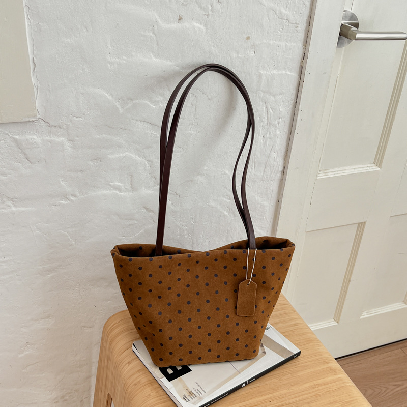 Korean-style Minimalist Polka-dot Bucket Bag Autumn New Arrival photo 4