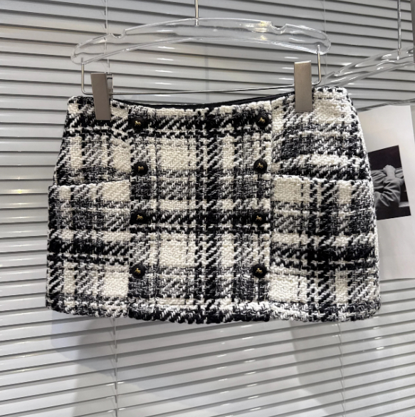 Elegant Socialite-style Lace Jumpsuit With Flared Sleeves Paired With A Plaid Midi Skirt photo 2